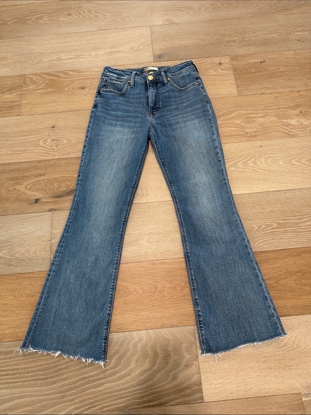 Kut from the Kloth Stella Fab Ab Flare Jeans  Size 2 with Raw Hem 29” Inseam